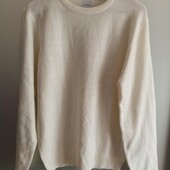 Свитер вязаный новый.