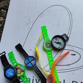 Нові дитячі годинники разом