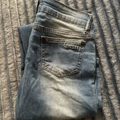 Джинси. Розпродаж