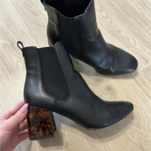 Демісезонні ботинки, р.36, устілка 23 см в гарному стані