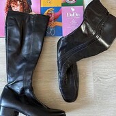 Чёрные брендовые кожаные сапоги