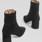 Чорні замшеві черевики на шнурках