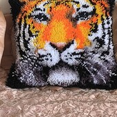 Декоративна наволочка ручної роботи, килимова вишивка. Дуже класна
