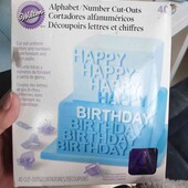 Форми для вирізання букв та цифр для прикрашення випічки