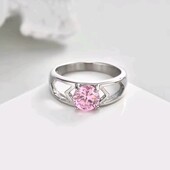 Каблучка, кільце, рожевий циркон, медсталь. Розмір 17