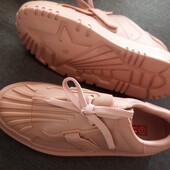 Кеди, кросівки;