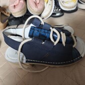 Kickers 37p шкіряні босоніжки