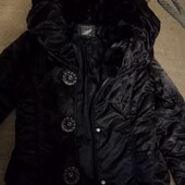 Куртка женская М теплая,в подарок новый шарф и рукавички
