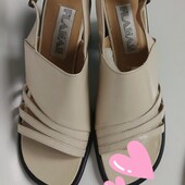 Лаковые босоножки р.36 (ньюансы)витрина