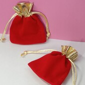 Готовим подарочки родным и близким! Бархатные мешочки для украшений. Размер 9*7 см.