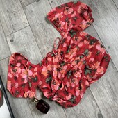 Розпродаж магазину! Гарний топ у квіти спереду завьязка бант плечі можно підняти або спустити