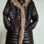 Куртка пальто с капюшоном с мехом енота.р. 46-48