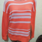 Легкий светр 12/40 розміру,в грудях 106 см.