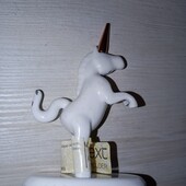 Металева статуетка єдинорога. Next Брак