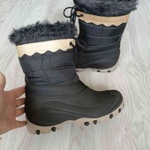 теплые непромокаемые сапожки  цвет черный размер евро 36