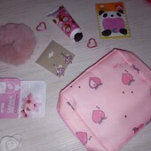 Подарунковий набір для краси з косметичкою для зберігання прокладок