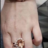 очень красивый набор , часы кварцевые и комплект нарядной бижутерии,2в1