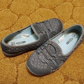 Кеди,мокасіни,балєтки