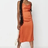 Ошатне атласне плаття миди