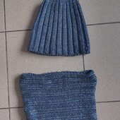 Тепла шапка з шарфом хомут.