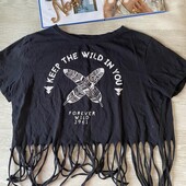 Черная футболка с бахромой