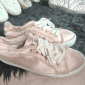 Bershka 36p рожеві атласні кеди з бахромою
