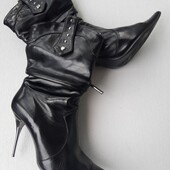 Розкішні шкіряні лакові чобітки