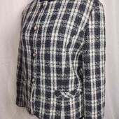 Піджак в стилі ,,Шанель"з вовняної суміші 18 євр