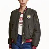Стильна куртка-бомбер H&M Eur34