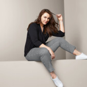 ♕ Вишукана жіноча блуза з V-подібним вирізом, наш розмір: 42-46 (36/38 євро)