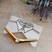 Зажим для краватки золотистий з камінцем