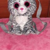 киця в формі маленького рюкзачка