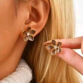 Сережки цвяшки квіти, квітка, циркон, шоколадна емаль, медзолото