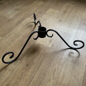 Надежная кованная тринога подставка для елки есть замеры