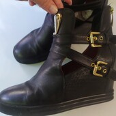 Зручні і комфортні шкіряні ботиночки