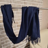 Широкий, теплий шарф, дуже довгий, в ідеалі