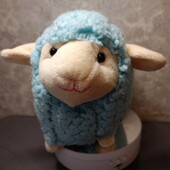 Плюшева овечка.
