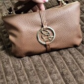 Гарний стильний клатч