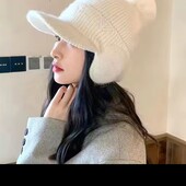 Кепка с ушками на меху.