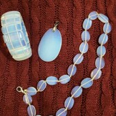 Прикраси з лунного каменю