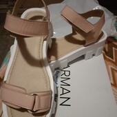 Нові шкіряні босоніжки від sharman