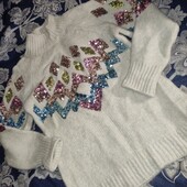 Khost, uk8 чудовий тепленький светр прикрашений паєтками