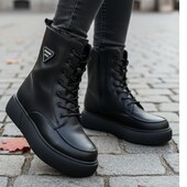 Останній розмір на 24 см.Натуральна шкіра, зимові