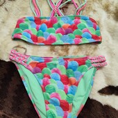 Дуже гарний купальник для дівчинки у відмінному стані