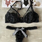 Красивый бюстгальтер 75b и трусы