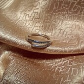 Скидка только до НГ!Стильное серебряное изящное кольцо с цирконами.Серебро 925 прПоследнее!.