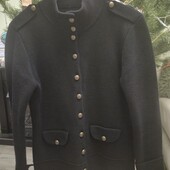 Теплый свитер с пуговицами