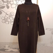 Гарне стильне плаття актуального кольору