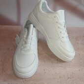 Кросівки. Натуральна шкіра. 37 р.