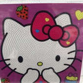 Набір містить малюнок із зображенням Hello Kitty, відомого персонажа Sanrio.